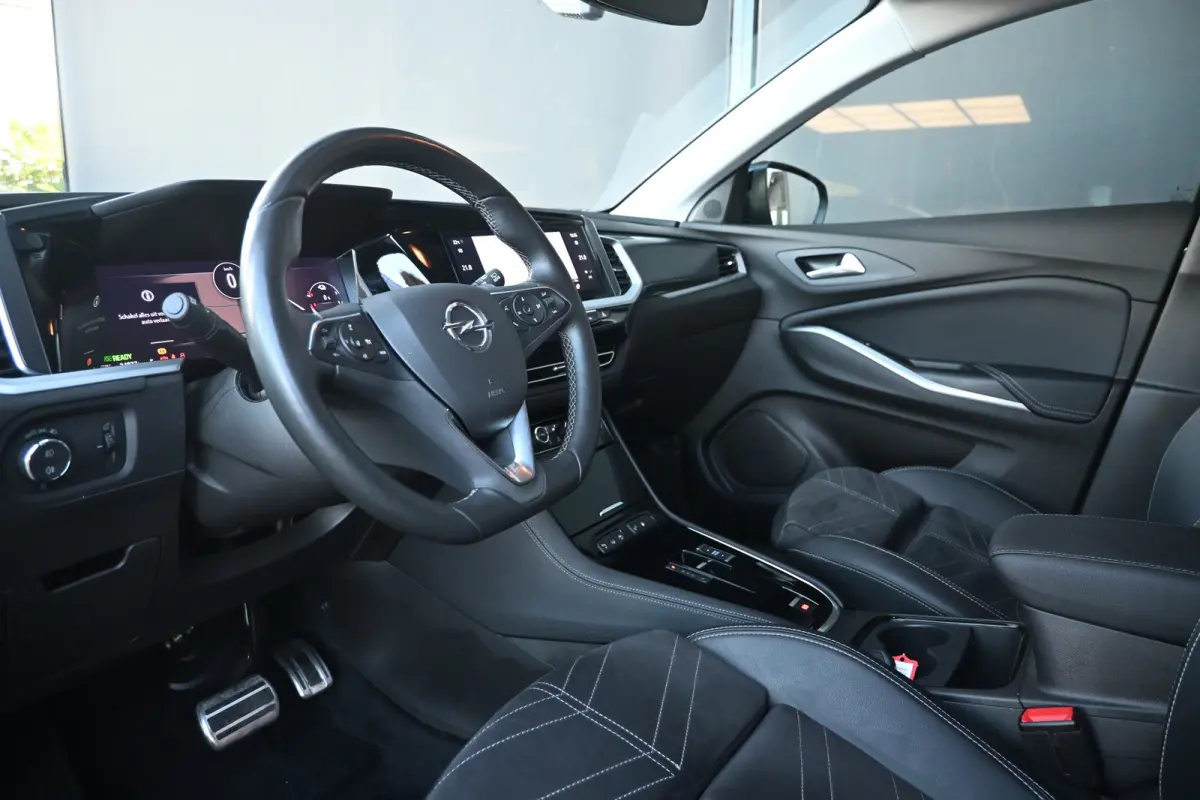 1.6 Turbo Plug-In Hybrid GS | Alcantara | 360 Camera | Navigatie | Intelli-Lux LED | Adaptive Cruise | Stoel/Stuurverwarming | !!