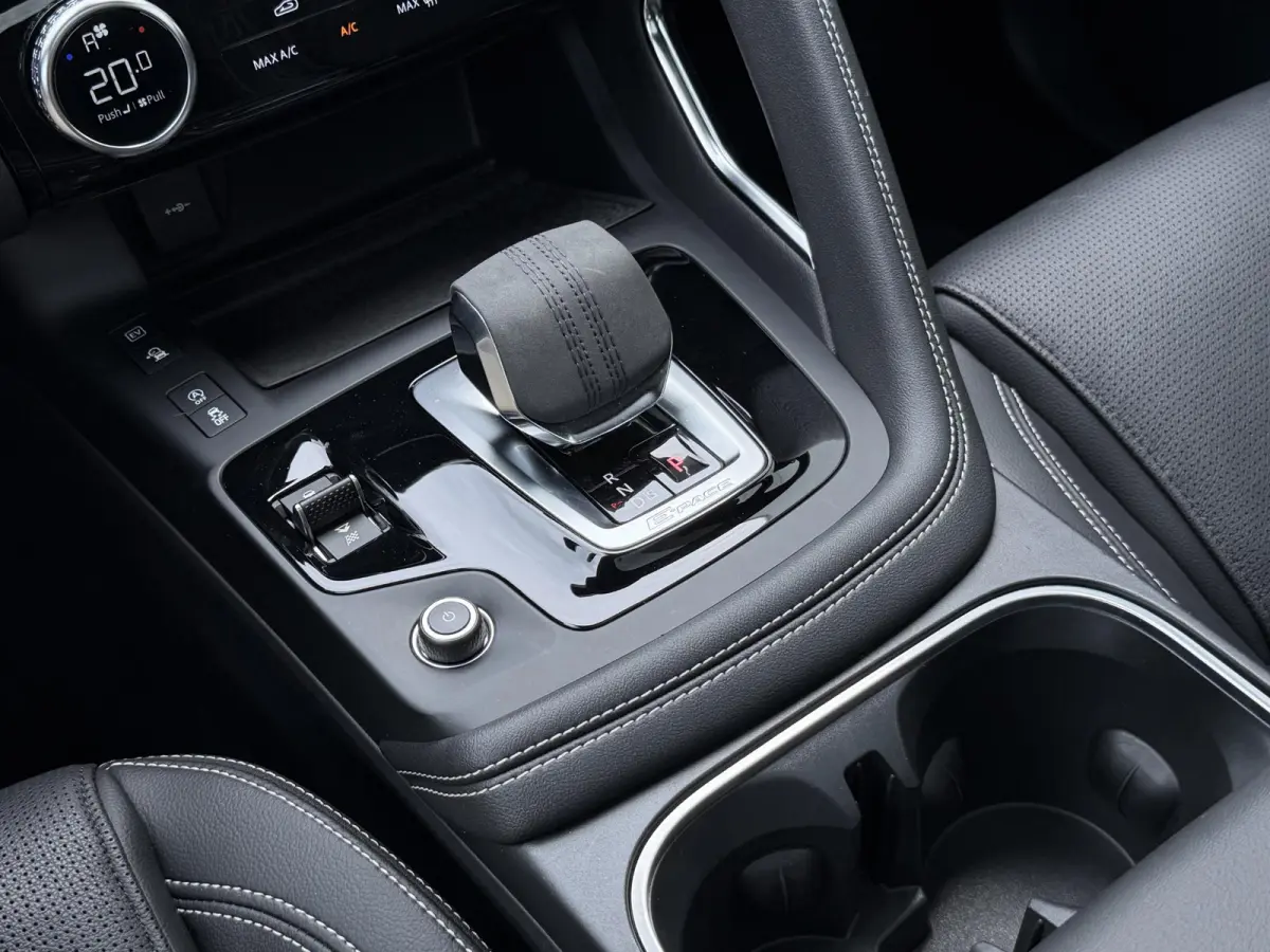 1.5 P300e AWD R-Dynamic HSE | Leder/Carplay/3D-Camera/Memory/Meridian