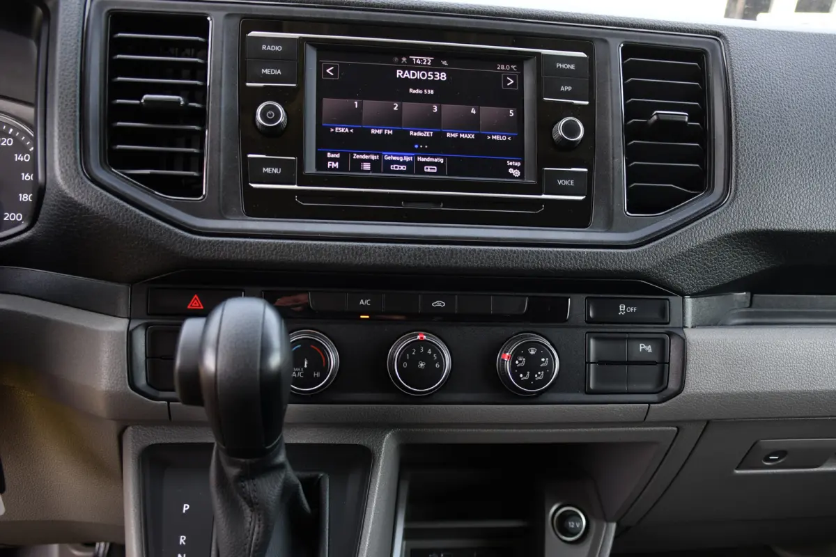 3.180 35 2.0 L3H2 DC PB Edition Camera, Cruise, Carplay, LED, 177pk, Automaat, Sensoren, Multimedia, Uniek!