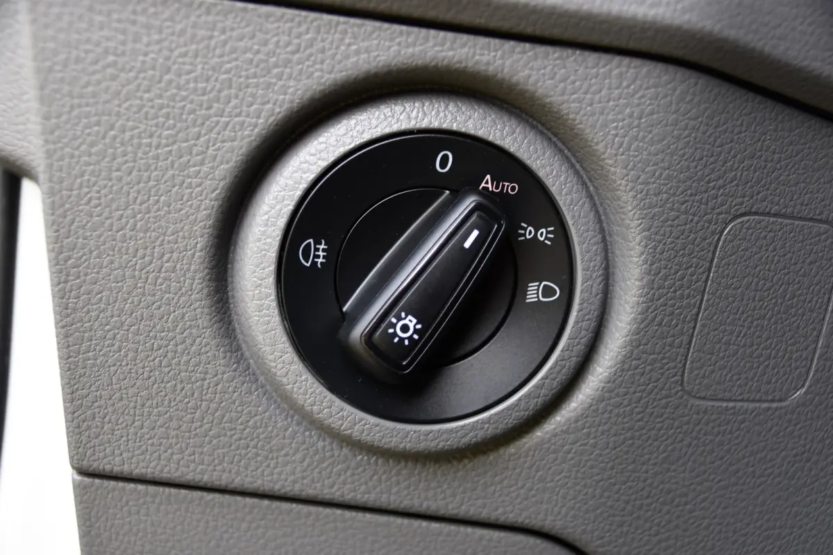 3.180 35 2.0 L3H2 DC PB Edition Camera, Cruise, Carplay, LED, 177pk, Automaat, Sensoren, Multimedia, Uniek!