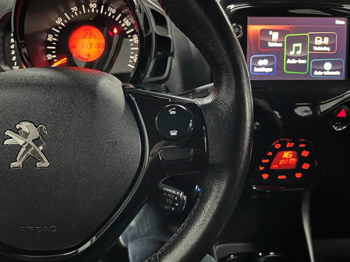1.0 e-VTi Blue Lease Executive CAMERA / CARPLAY