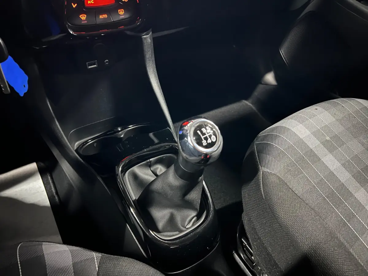 1.0 e-VTi Blue Lease Executive CAMERA / CARPLAY
