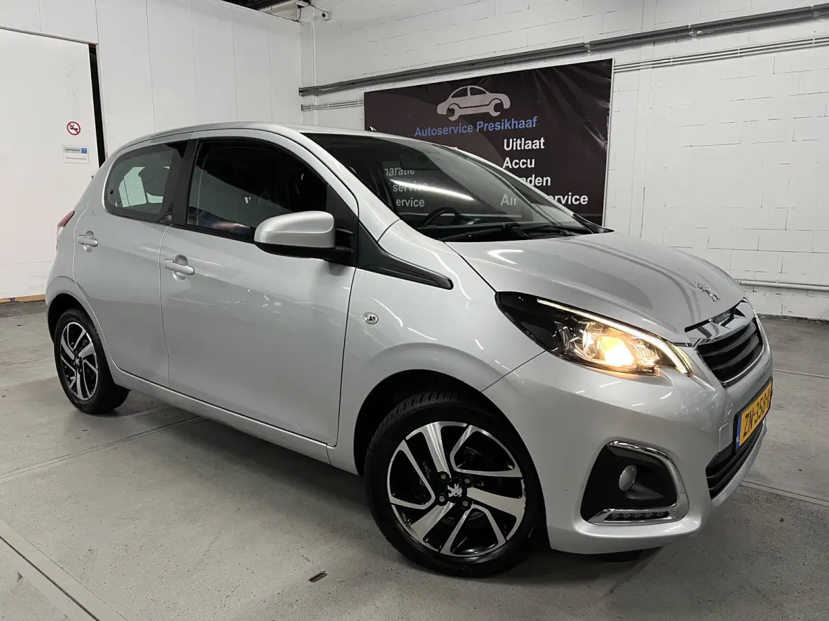 1.0 e-VTi Blue Lease Executive CAMERA / CARPLAY