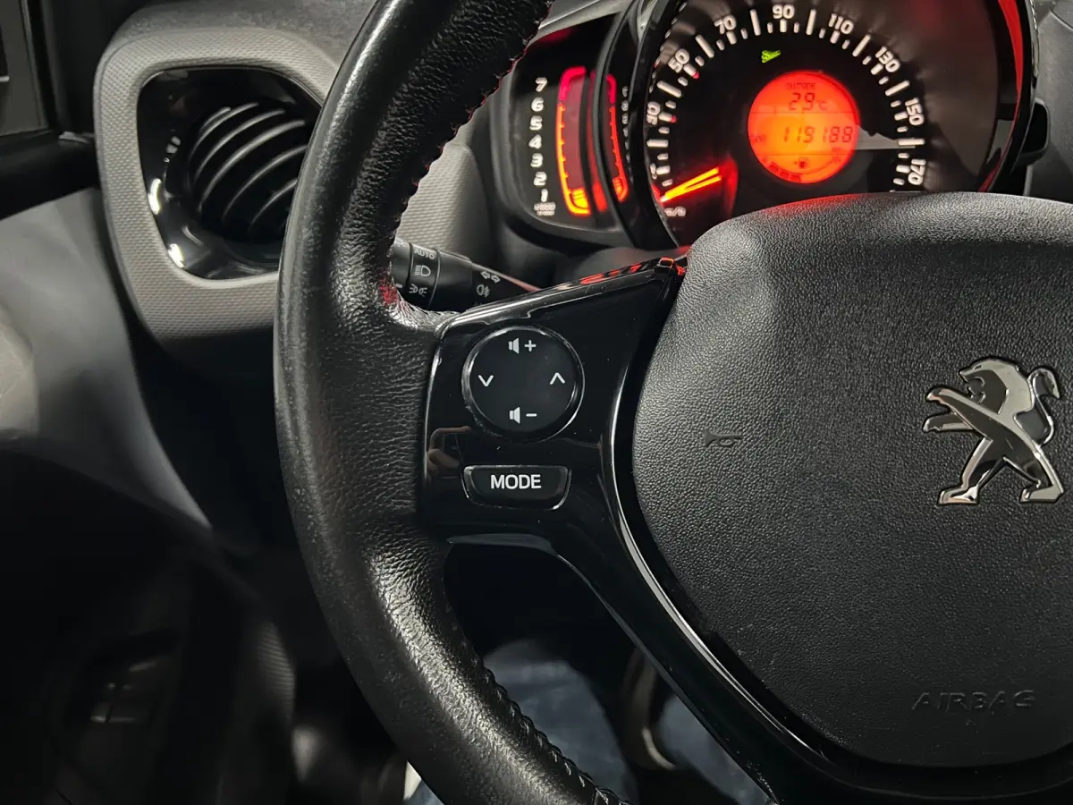 1.0 e-VTi Blue Lease Executive CAMERA / CARPLAY