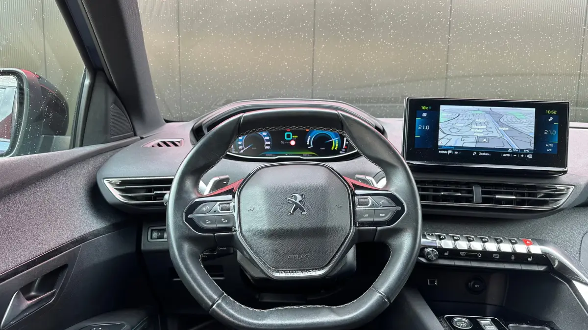 1.6 HYbrid 225 Allure Pack Business | Apple Carplay / Android Auto | Plug-in | Achteruitrij Camera | Climate Control | Navigatie | Stoelverwarming Voor | Cruise Control | | Achteruitrijcamer