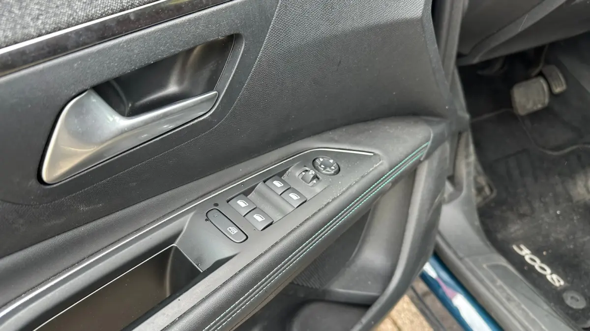 1.6 HYbrid 225 Allure Pack Business | Apple Carplay / Android Auto | Plug-in | Achteruitrij Camera | Climate Control | Navigatie | Stoelverwarming Voor | Cruise Control | | Achteruitrijcamer