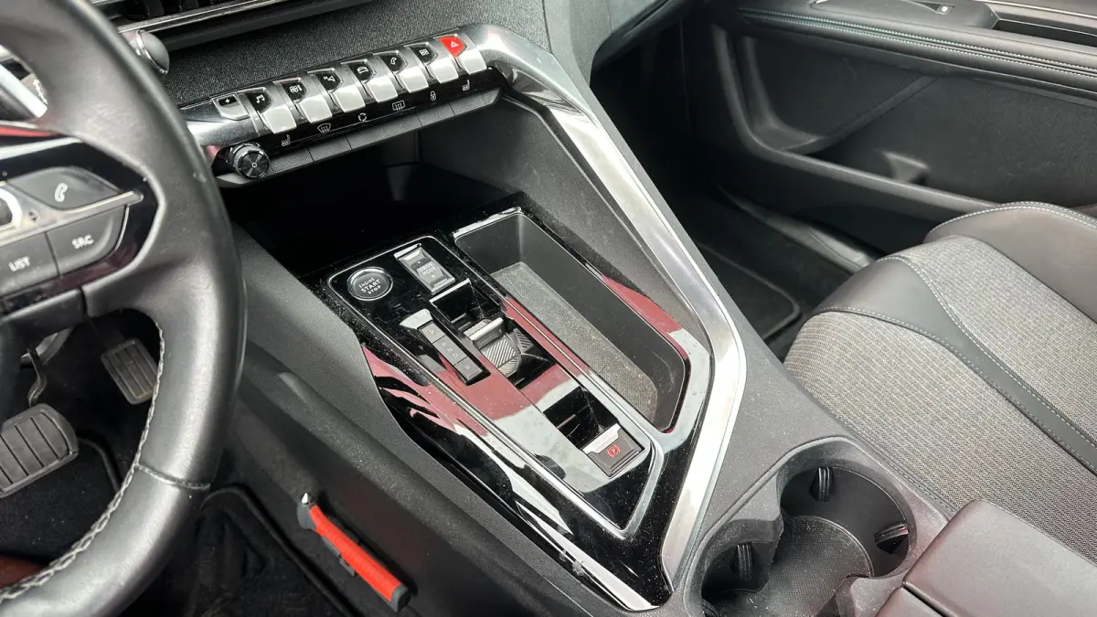 1.6 HYbrid 225 Allure Pack Business | Apple Carplay / Android Auto | Plug-in | Achteruitrij Camera | Climate Control | Navigatie | Stoelverwarming Voor | Cruise Control | | Achteruitrijcamer