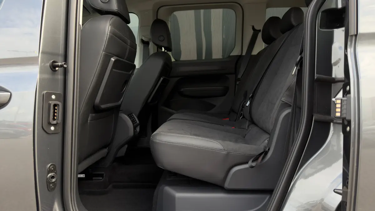Kombi 150PK 1.5 e-Hybrid Limited Edition | Trekhaak | Led | Seizoenen Banden | Ergo Comfort stoelen | Adaptive Cruise