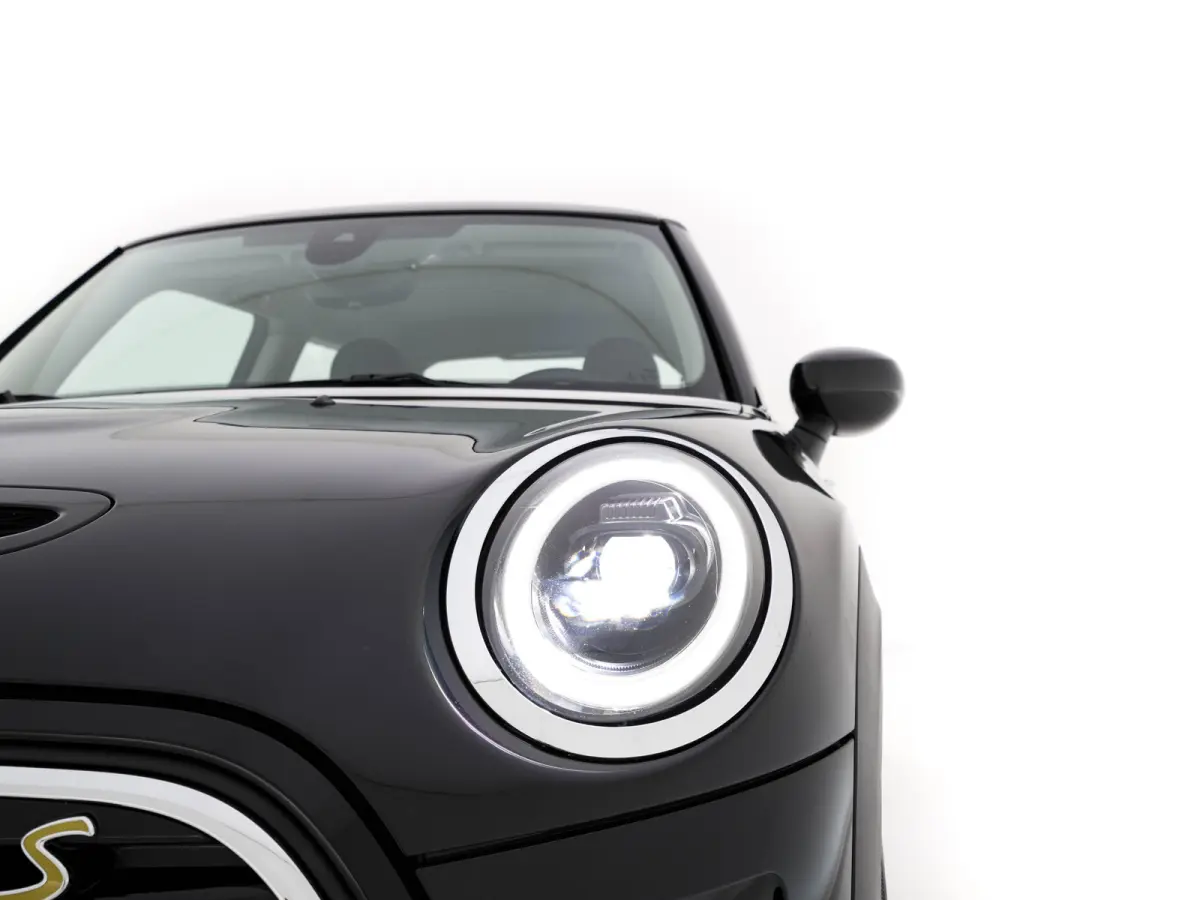 MINI Yours 33 kWh [3-Fase-11kW] {SoH-96%} (INCL-BTW) Aut. *HEATPUMP | LEATHER-ALCANTARA | FULL-LED | NAVI-FULLMAP | SPORTSEATS | AMBIENTLIGHT | DIGI-COCKPIT | DAB+ | ECC | PDC | CRUISE | 16'
