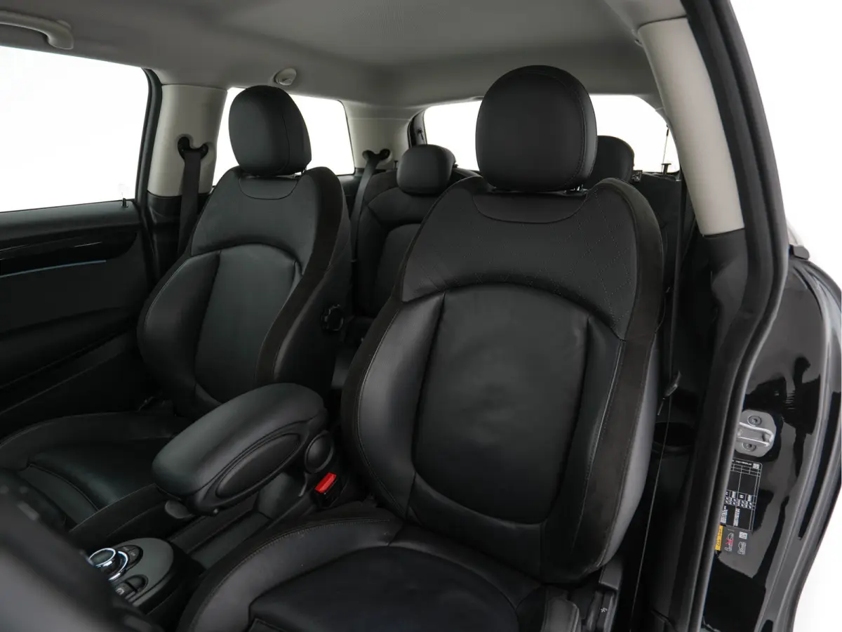 MINI Yours 33 kWh [3-Fase-11kW] {SoH-96%} (INCL-BTW) Aut. *HEATPUMP | LEATHER-ALCANTARA | FULL-LED | NAVI-FULLMAP | SPORTSEATS | AMBIENTLIGHT | DIGI-COCKPIT | DAB+ | ECC | PDC | CRUISE | 16'