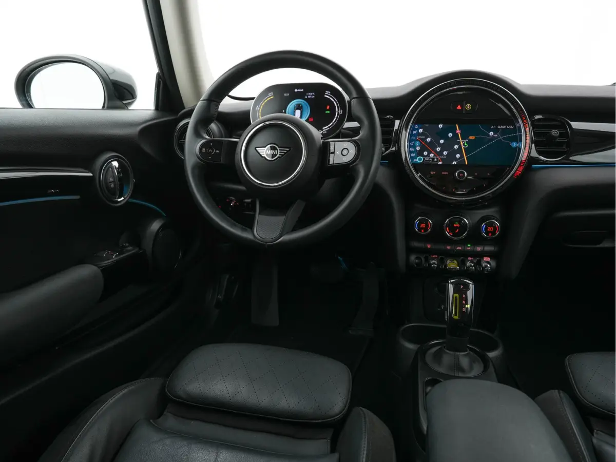 MINI Yours 33 kWh [3-Fase-11kW] {SoH-96%} (INCL-BTW) Aut. *HEATPUMP | LEATHER-ALCANTARA | FULL-LED | NAVI-FULLMAP | SPORTSEATS | AMBIENTLIGHT | DIGI-COCKPIT | DAB+ | ECC | PDC | CRUISE | 16'