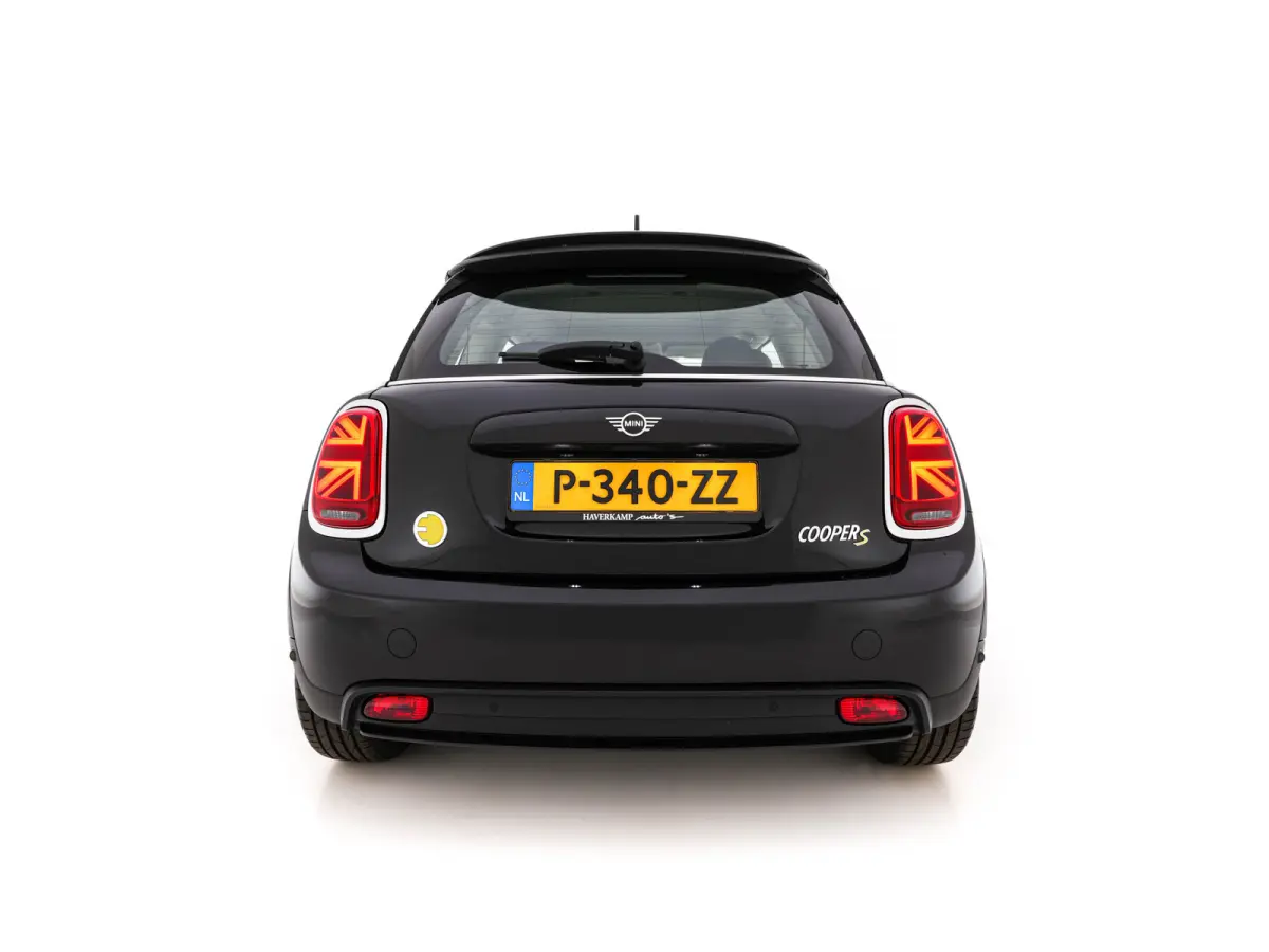 MINI Yours 33 kWh [3-Fase-11kW] {SoH-96%} (INCL-BTW) Aut. *HEATPUMP | LEATHER-ALCANTARA | FULL-LED | NAVI-FULLMAP | SPORTSEATS | AMBIENTLIGHT | DIGI-COCKPIT | DAB+ | ECC | PDC | CRUISE | 16'
