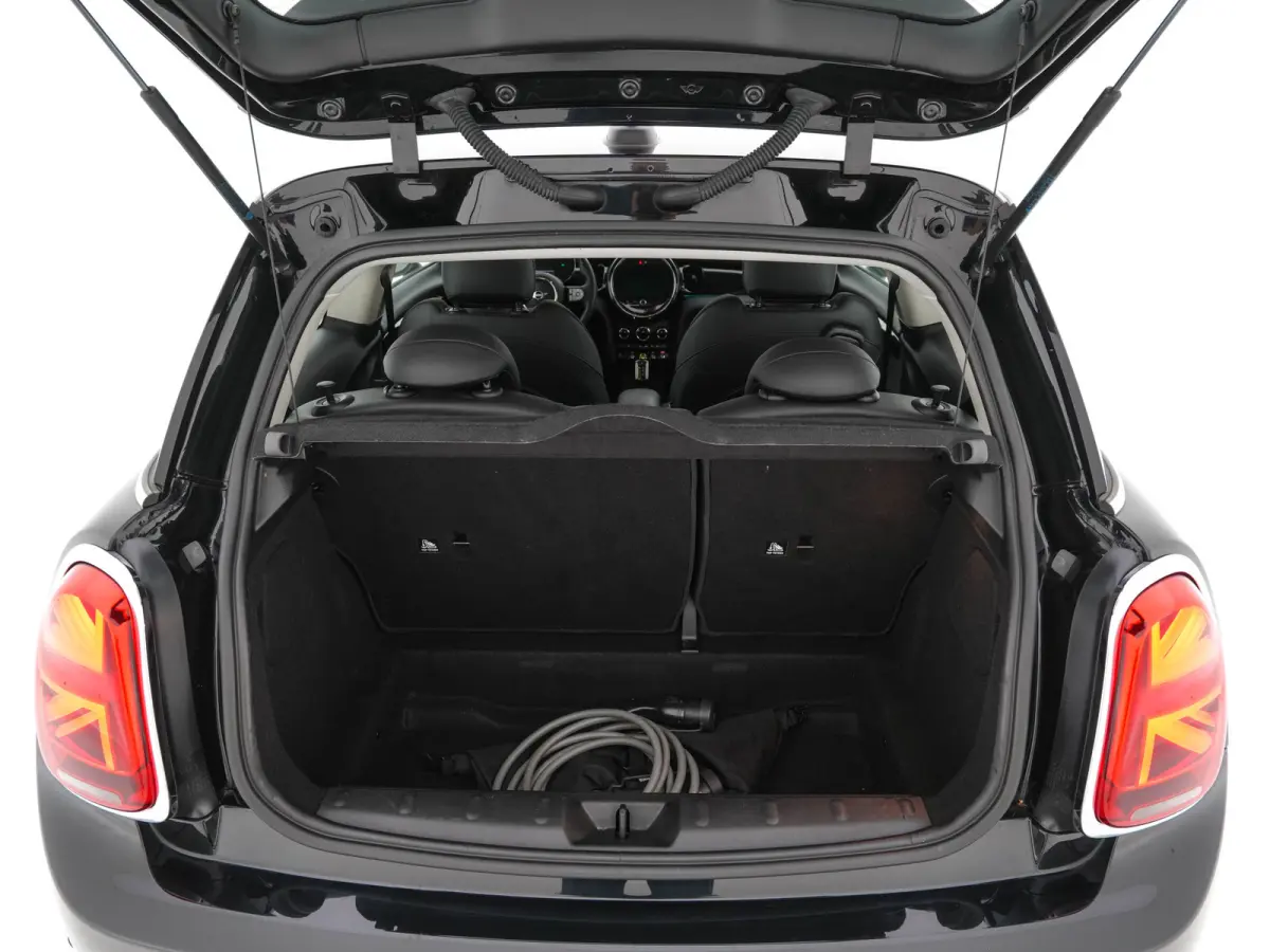 MINI Yours 33 kWh [3-Fase-11kW] {SoH-96%} (INCL-BTW) Aut. *HEATPUMP | LEATHER-ALCANTARA | FULL-LED | NAVI-FULLMAP | SPORTSEATS | AMBIENTLIGHT | DIGI-COCKPIT | DAB+ | ECC | PDC | CRUISE | 16'