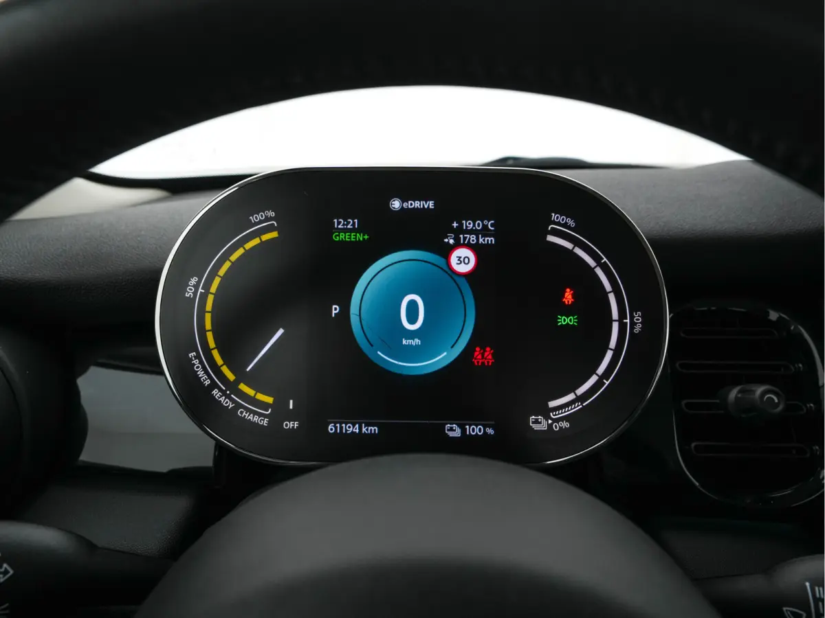 MINI Yours 33 kWh [3-Fase-11kW] {SoH-96%} (INCL-BTW) Aut. *HEATPUMP | LEATHER-ALCANTARA | FULL-LED | NAVI-FULLMAP | SPORTSEATS | AMBIENTLIGHT | DIGI-COCKPIT | DAB+ | ECC | PDC | CRUISE | 16'