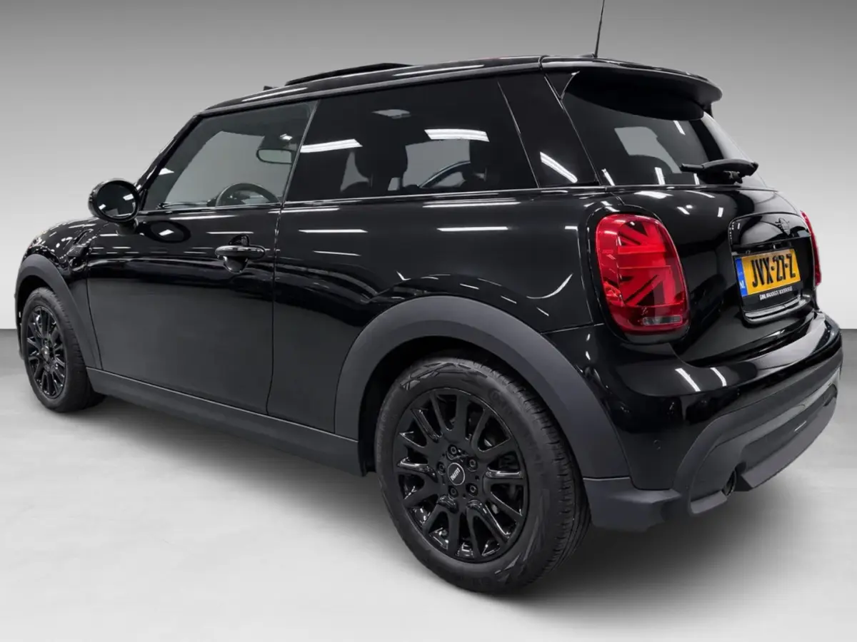 1.5 Cooper BLACK-EDITION PANO/H-UP/NAVI/CAM/DAB/CARPLAY/H-KARDON///