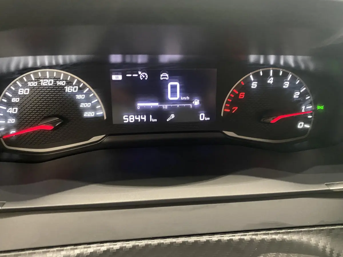 1.2 Active | APPLE CARPLAY & ANDROID AUTO | DAB | AIRCO | LED | 58 DKM |