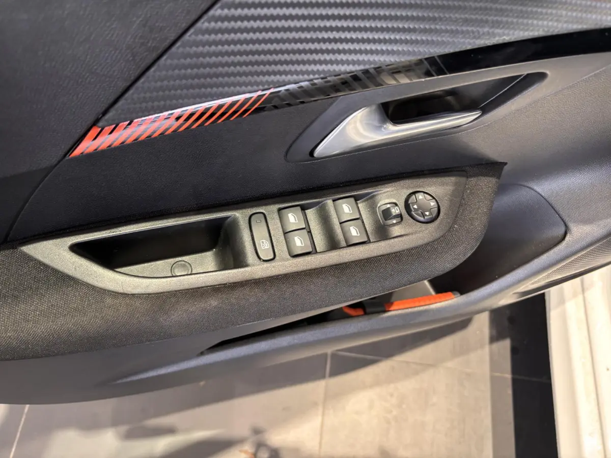 1.2 Active | APPLE CARPLAY & ANDROID AUTO | DAB | AIRCO | LED | 58 DKM |
