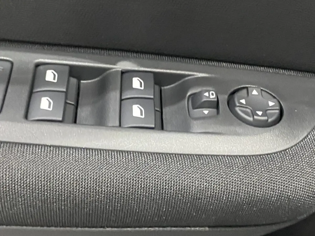 1.2 Active | APPLE CARPLAY & ANDROID AUTO | DAB | AIRCO | LED | 58 DKM |