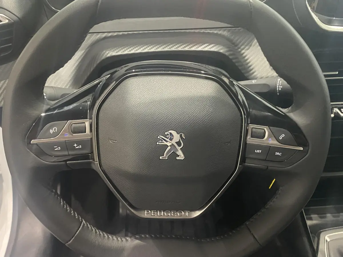 1.2 Active | APPLE CARPLAY & ANDROID AUTO | DAB | AIRCO | LED | 58 DKM |