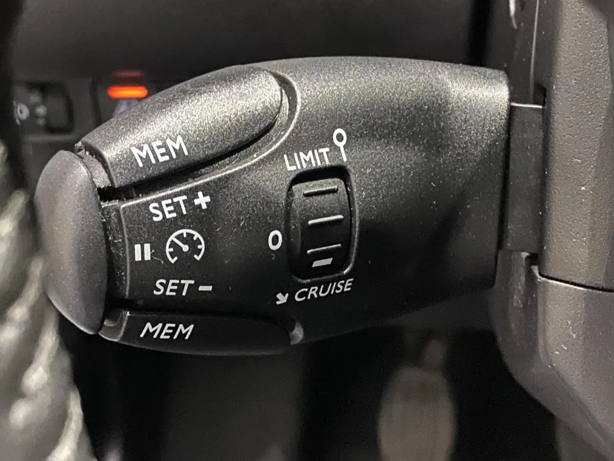 1.2 Active | APPLE CARPLAY & ANDROID AUTO | DAB | AIRCO | LED | 58 DKM |