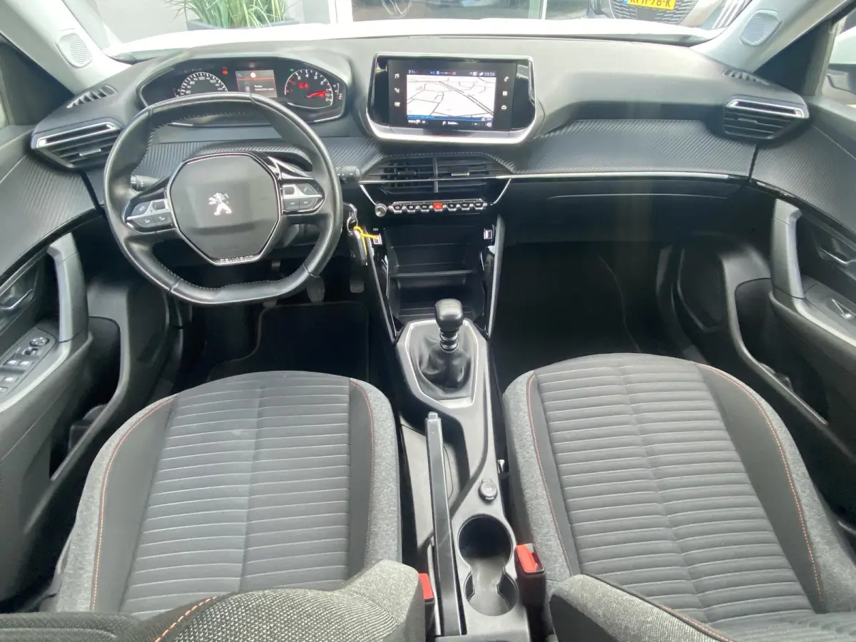 1.2 Active | 101 PK |APPLE CARPLAY & ANDROID AUTO | PDC | LMV |DAB | LED | 59 DKM |