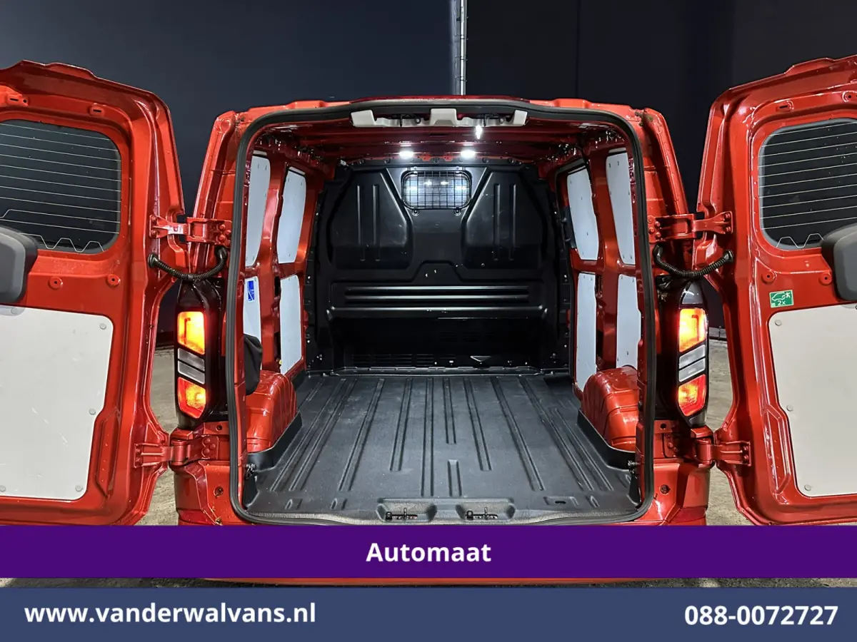 2.0 TDCI 136pk Automaat L1H1 Euro6 Airco | Camera | Navigatie | LED | LM Velgen | Apple Carplay Android Auto, Stoelverwarming, Verwarmde voorruit, Parkeersensoren, Bijrijdersbank