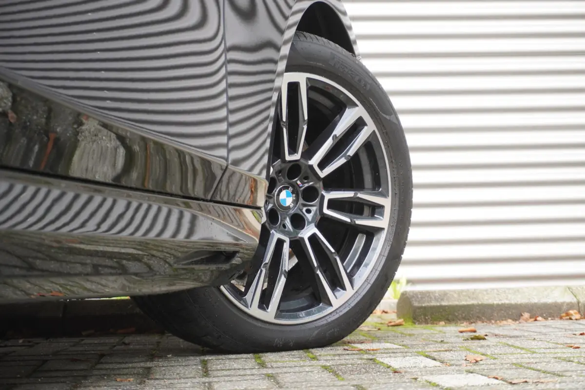 530e M Sport Edition | Travel Pack | Comfort Pack | Comforstoelen | Stoelventilatie | Driving Assistant Plus |  BMW Iconic Glow