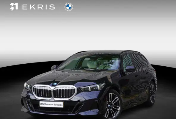530e M Sport Edition | Travel Pack | Comfort Pack | Comforstoelen | Stoelventilatie | Driving Assistant Plus |  BMW Iconic Glow