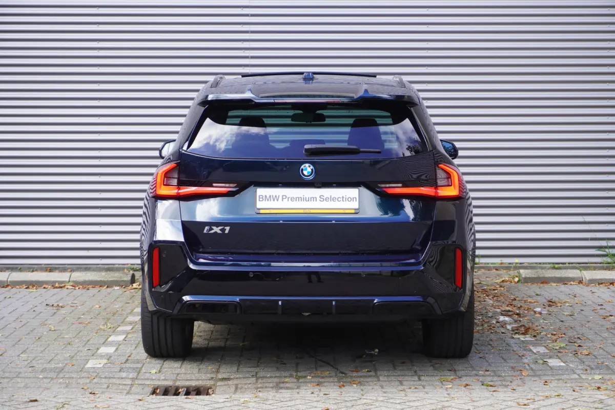eDrive20 M Sport Edition | SoH 100% | BMW Individuak lak | M Sport Pro Edition |  Hifi-systeem Harman Kardon | Travel Pack | BMW Live Cockpit Professional