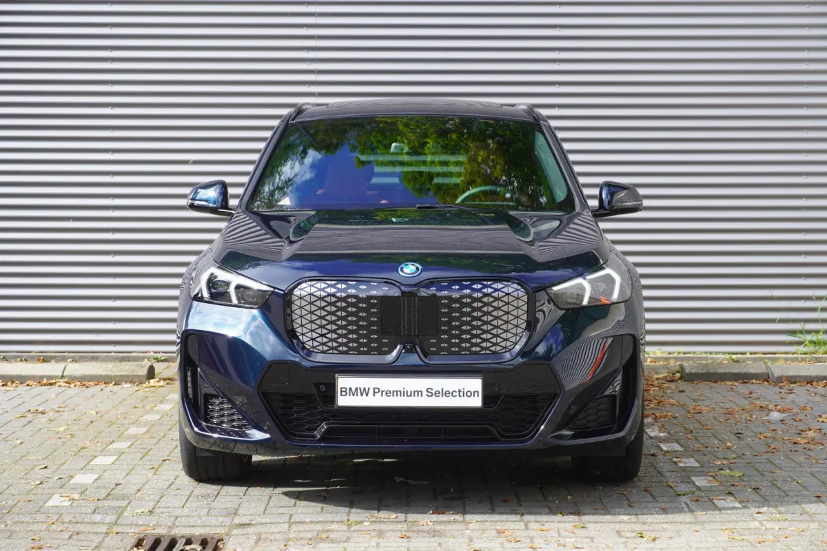 eDrive20 M Sport Edition | SoH 100% | BMW Individuak lak | M Sport Pro Edition |  Hifi-systeem Harman Kardon | Travel Pack | BMW Live Cockpit Professional