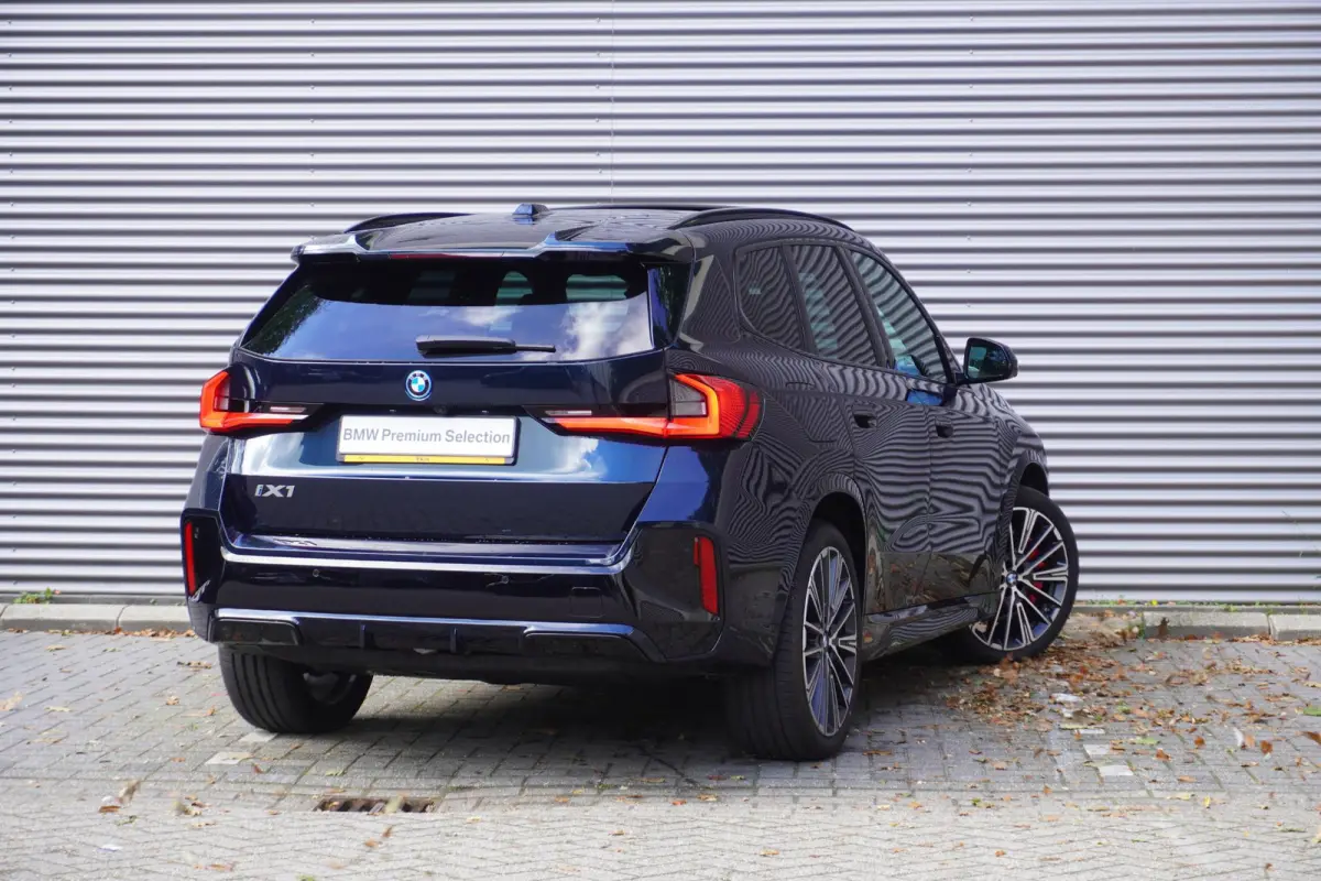 eDrive20 M Sport Edition | SoH 100% | BMW Individuak lak | M Sport Pro Edition |  Hifi-systeem Harman Kardon | Travel Pack | BMW Live Cockpit Professional