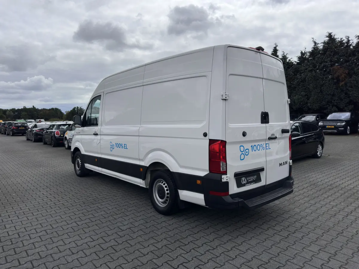 Basis 36 kWh L3 H3 (2-Fase) {Soh-88%} Aut. *HEATPUMP | NAVI-FULLMAP | AIRCO | CRUISE | 3-PERS | CAMERA | HEATED-ERGO-SEATS | PDC | DAB | WIFI | FULL-LED | CCS-FASTLOADER*