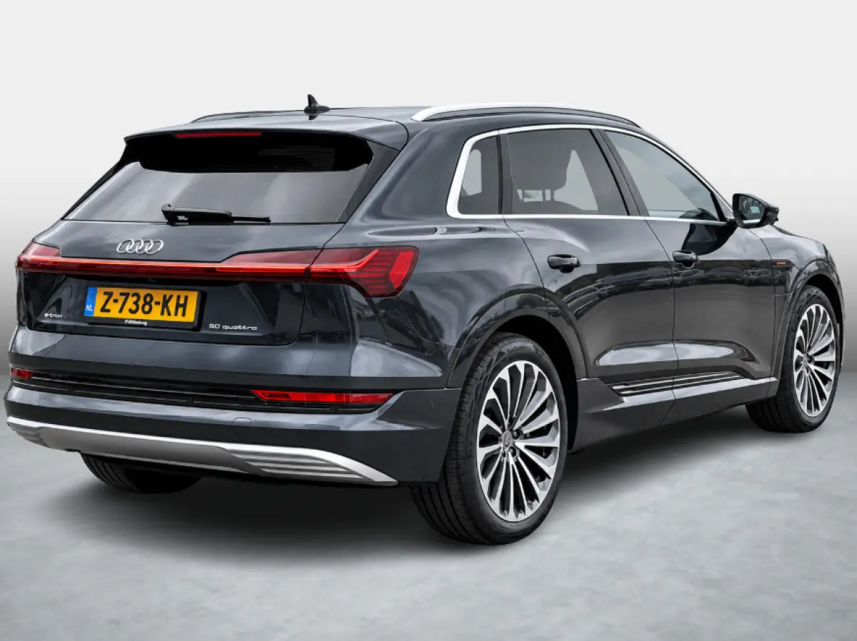 50 quattro Business edition Plus 71 kWh | SoH 93,8% | Recent bij Audi onderhoud gehad  | Trekhaak | Warmtepomp | 3 Fase | 1e Eigenaar | Panoramadak | Dealeronderhouden | Memory | 4 Nieuwe zo