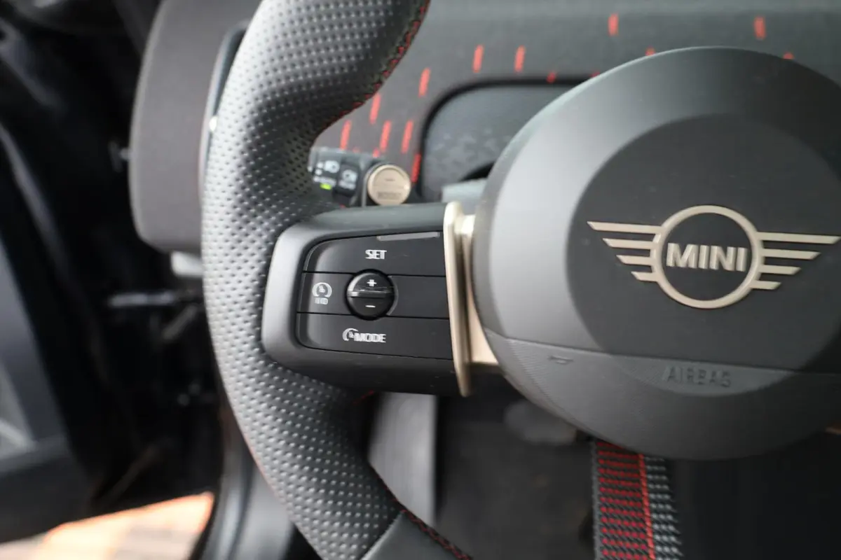 S ALL4 | John Cooper Works uitvoering | Glazen Panoramdak | Harman/Kardon | Head-Up Display | Stuur- & Stoelverwarming | Comfort Access