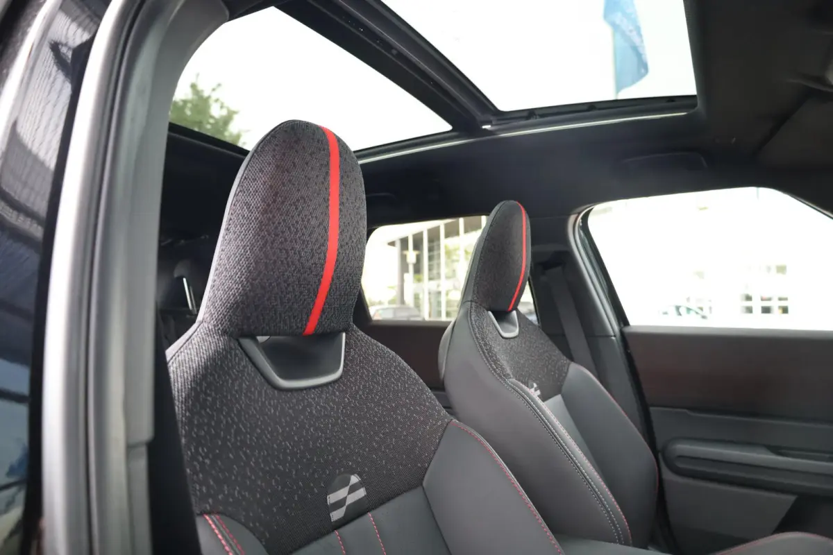 S ALL4 | John Cooper Works uitvoering | Glazen Panoramdak | Harman/Kardon | Head-Up Display | Stuur- & Stoelverwarming | Comfort Access