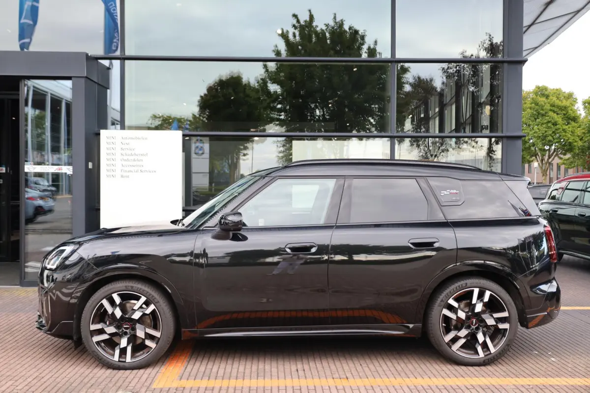 S ALL4 | John Cooper Works uitvoering | Glazen Panoramdak | Harman/Kardon | Head-Up Display | Stuur- & Stoelverwarming | Comfort Access