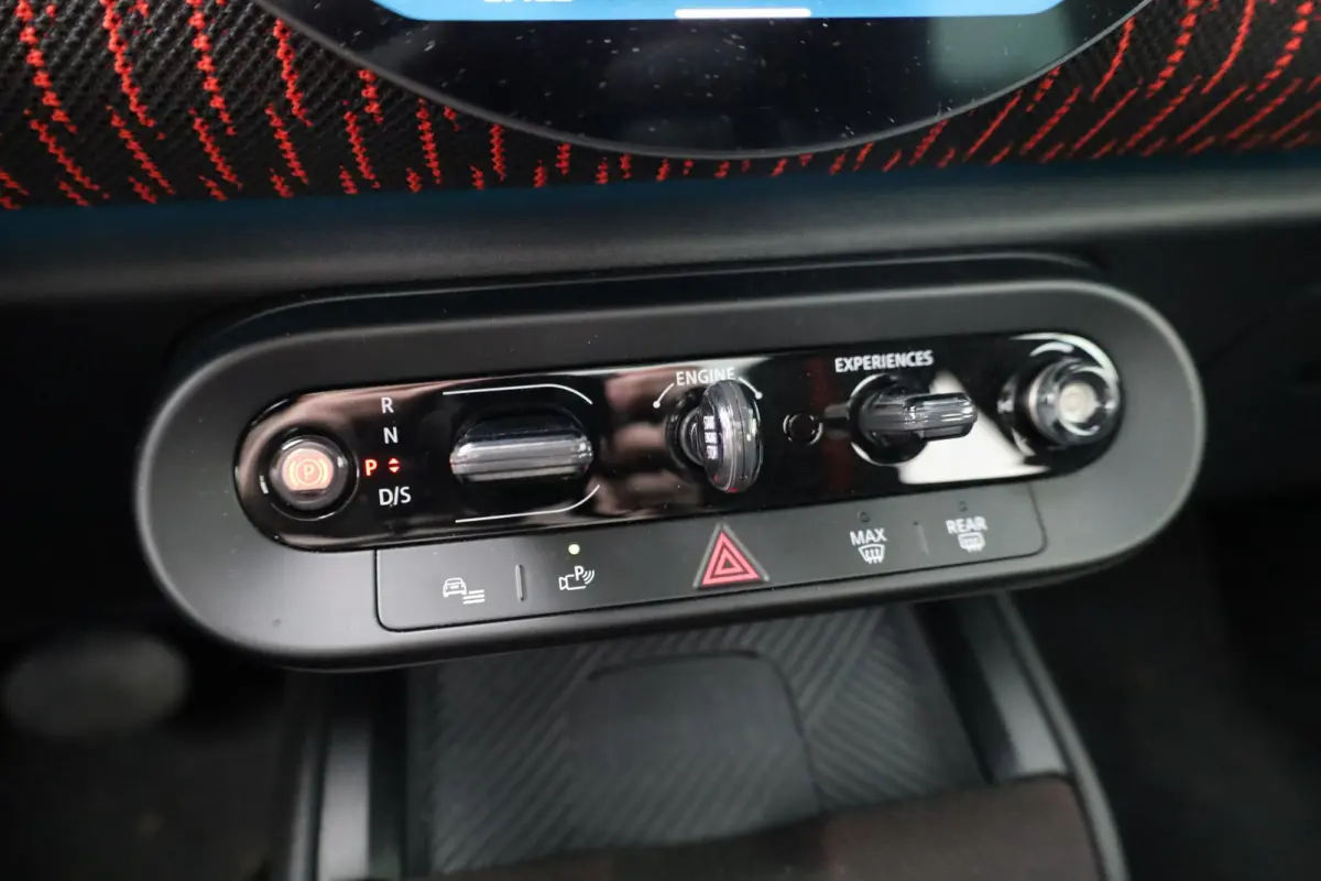S ALL4 | John Cooper Works uitvoering | Glazen Panoramdak | Harman/Kardon | Head-Up Display | Stuur- & Stoelverwarming | Comfort Access