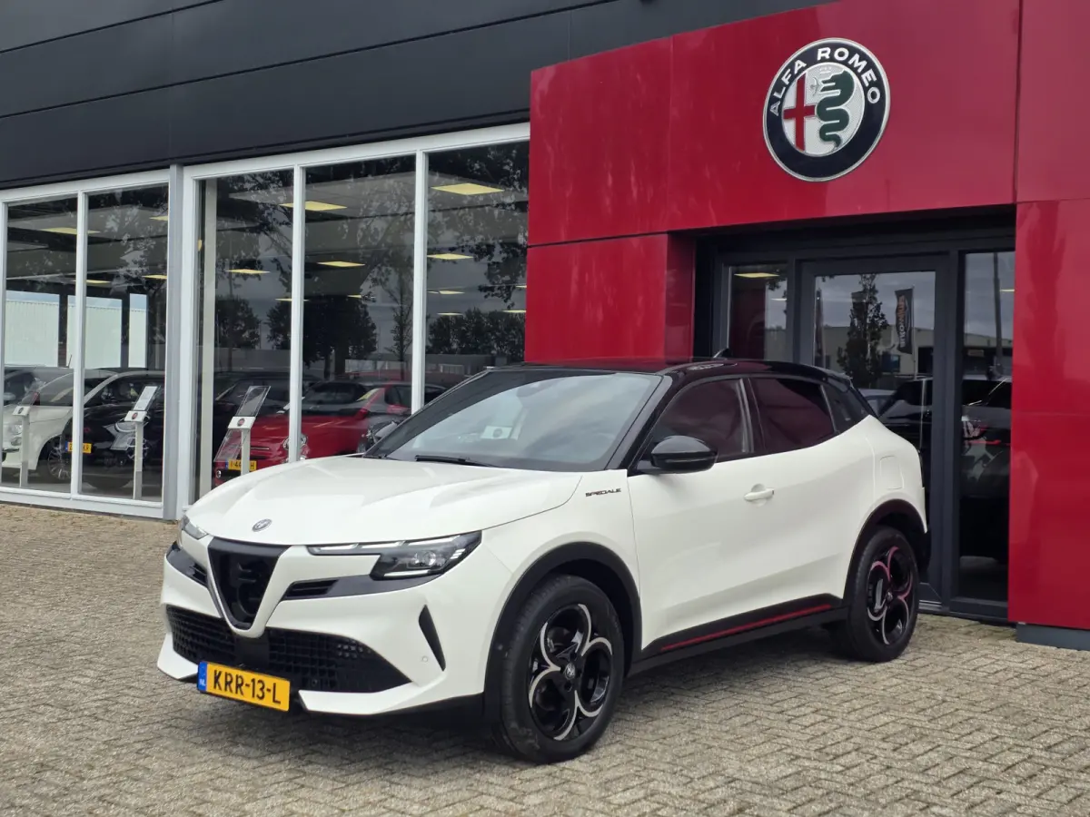 1.2 Turbo Hybrid Ibrida Speciale | Stoelverwarming\Massage | Camera | Pack techno | Electrische kofferklep | Camera achter | Apple Carplay/Android auto
