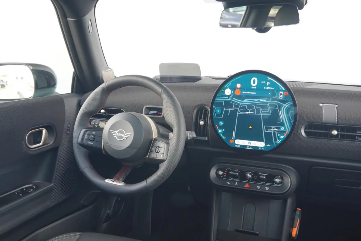 Cooper C John Cooper Works Uitvoering | Pakket L | Harman Kardon | 360-Graden Camera | Stoel & Stuurverwarming
