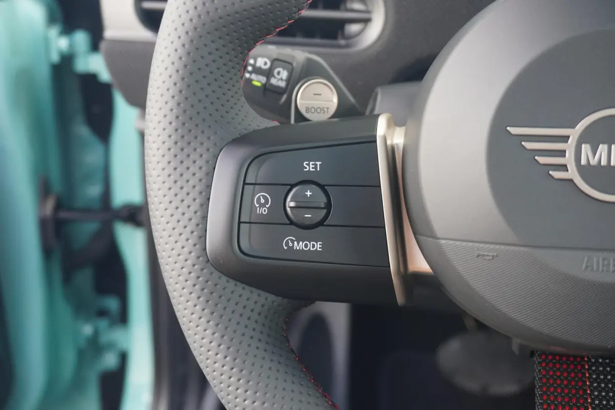Cooper C John Cooper Works Uitvoering | Pakket L | Harman Kardon | 360-Graden Camera | Stoel & Stuurverwarming
