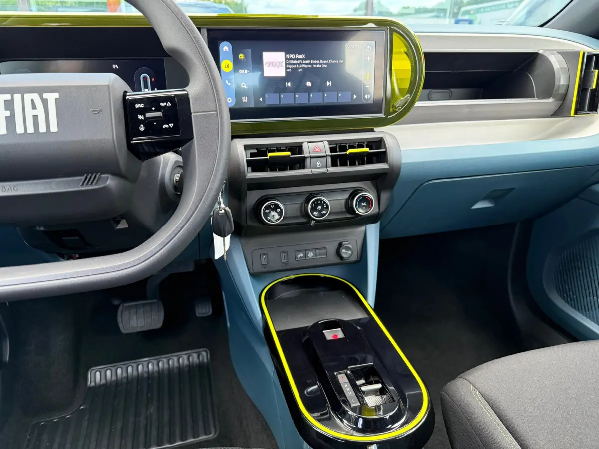 1.2 Hybrid ICON - Automaat - Media - Airco - Nieuw!! - Org.NL