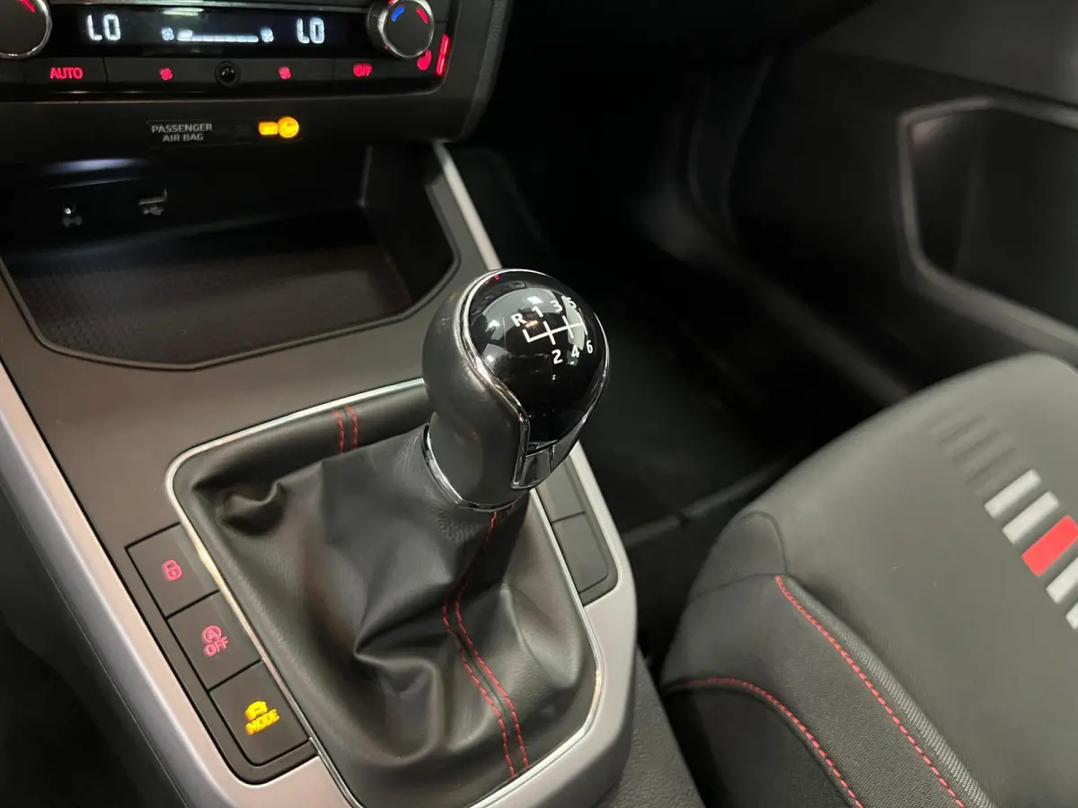 1.0 TSI FR Business Intense / stoelverw / trekh. /
