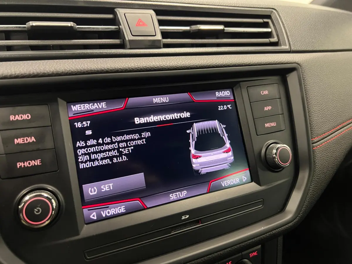 1.0 TSI FR Business Intense / stoelverw / trekh. /