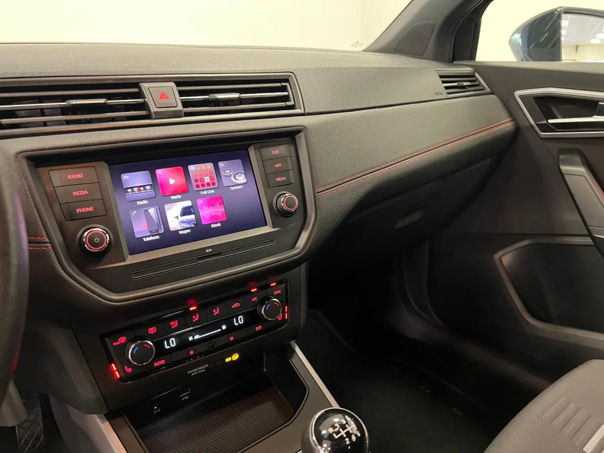 1.0 TSI FR Business Intense / stoelverw / trekh. /