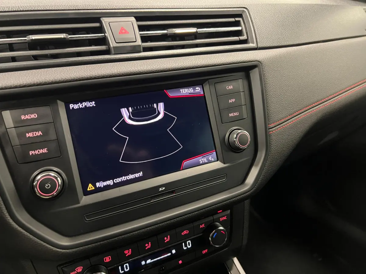 1.0 TSI FR Business Intense / stoelverw / trekh. /