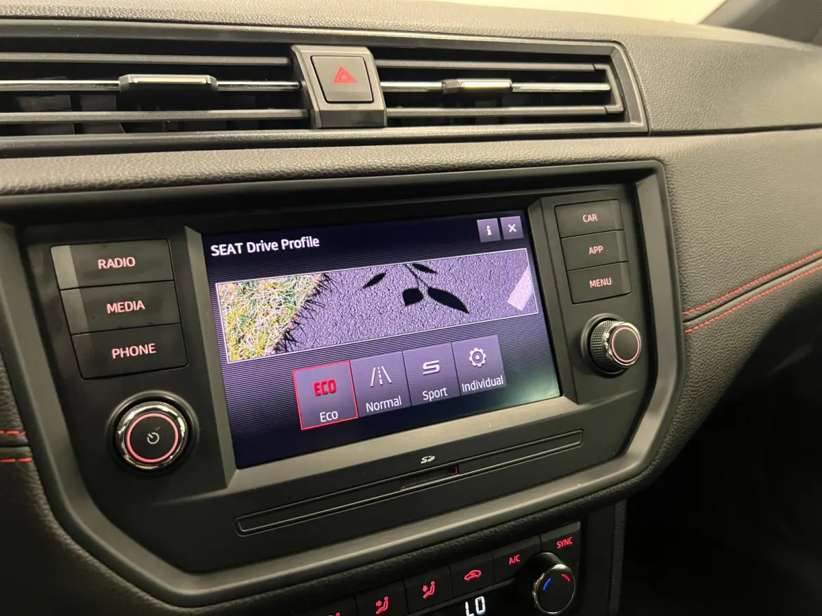 1.0 TSI FR Business Intense / stoelverw / trekh. /