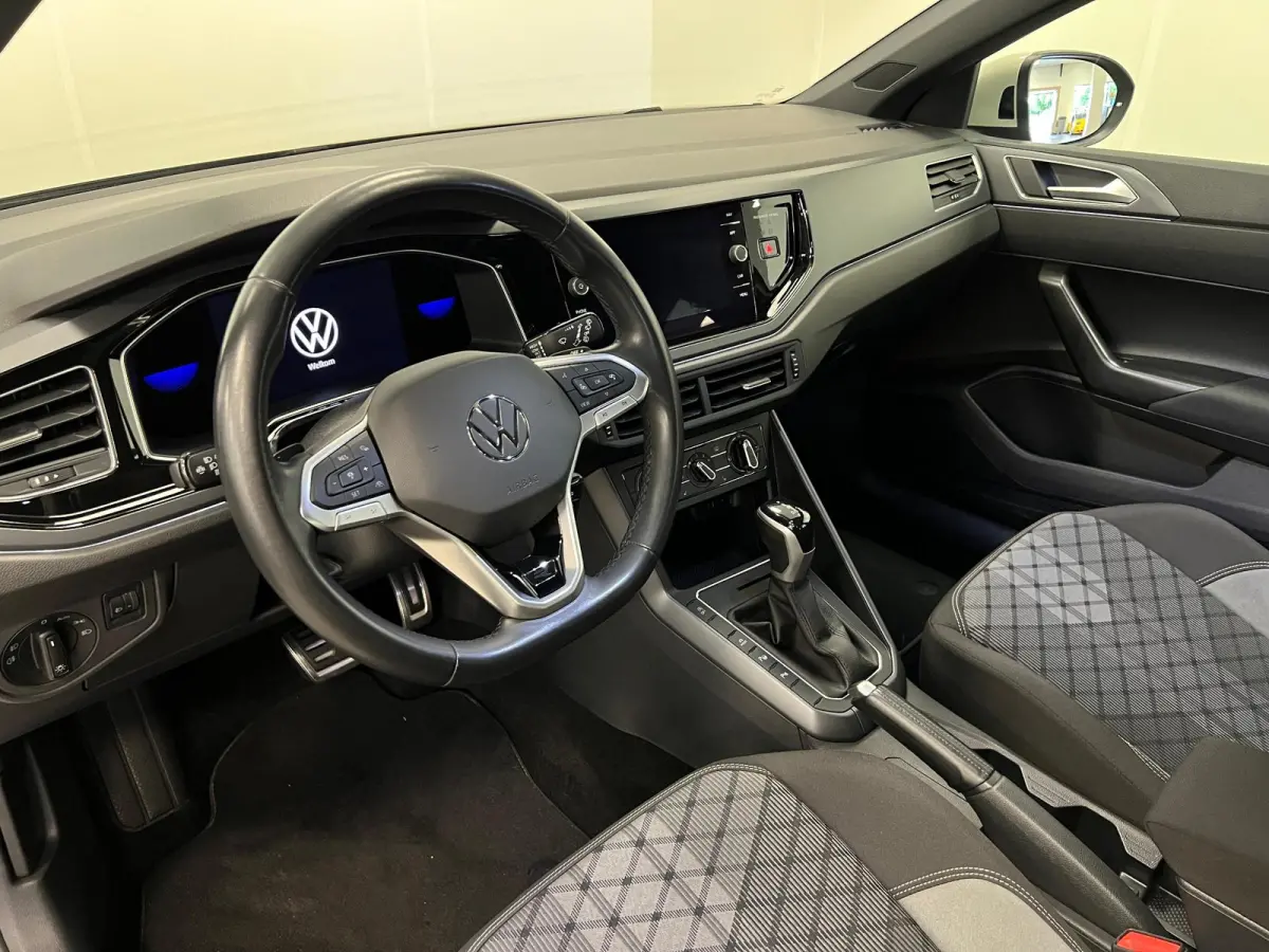 1.0 TSI R-LINE - AUTOMAAT - Business / Stoelverw. / Trekh. /