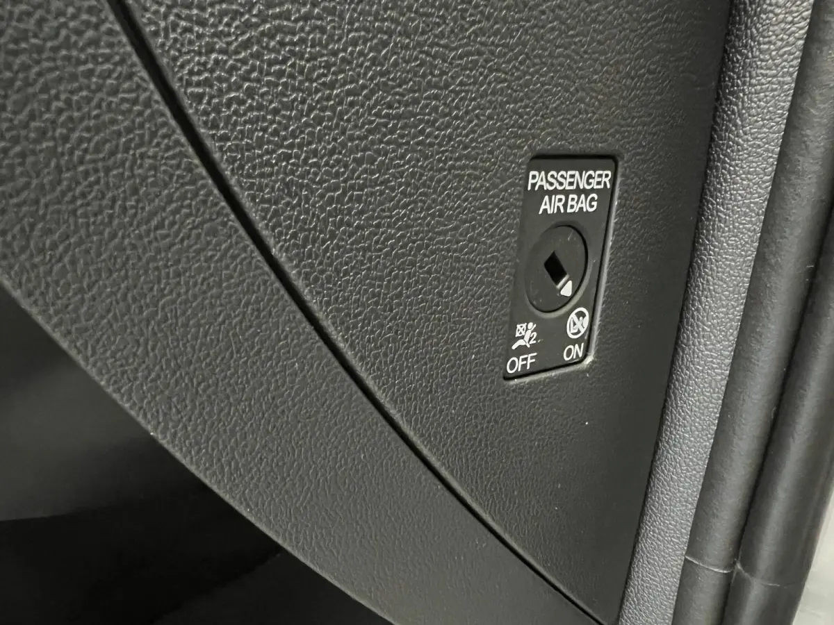 1.0 TSI R-LINE - AUTOMAAT - Business / Stoelverw. / Trekh. /