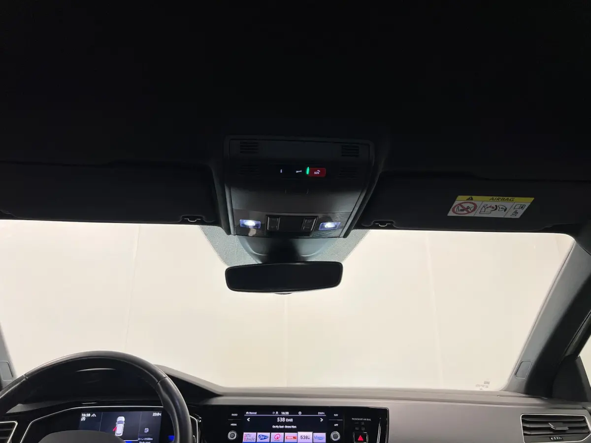 1.0 TSI R-LINE - AUTOMAAT - Business / Stoelverw. / Trekh. /