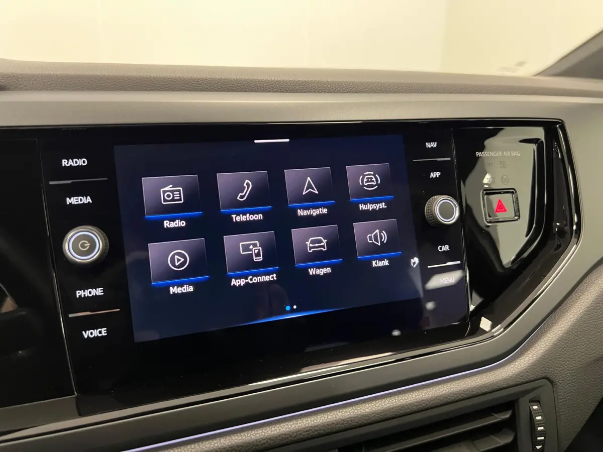 1.0 TSI R-LINE - AUTOMAAT - Business / Stoelverw. / Trekh. /